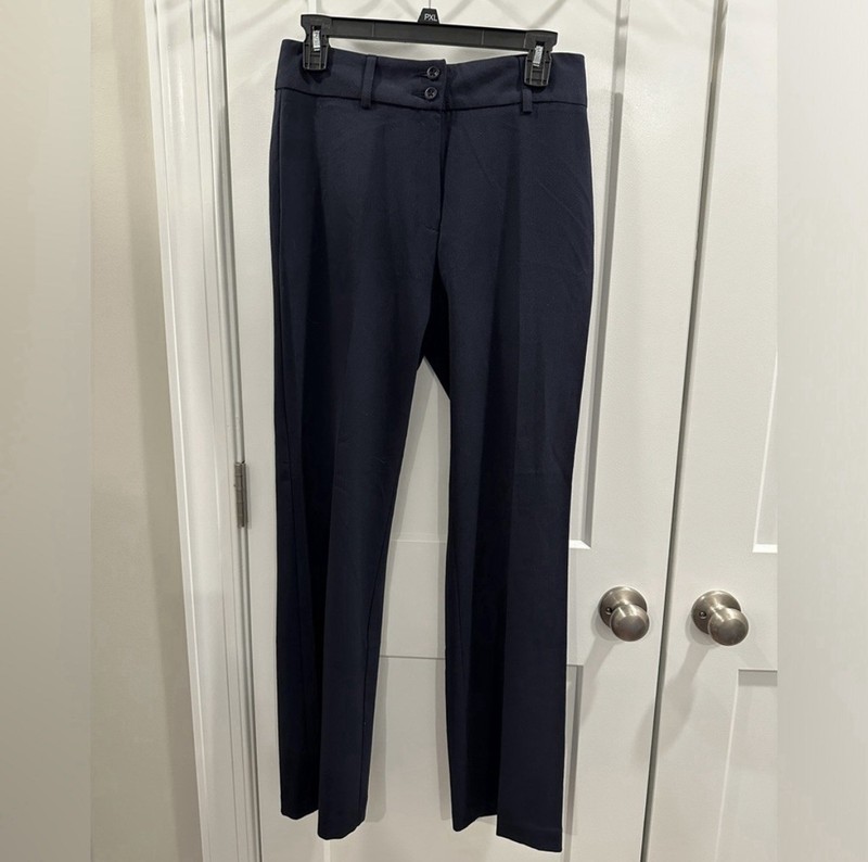 NEW! Women’s Navy Van Heusen modern fit pants size 2