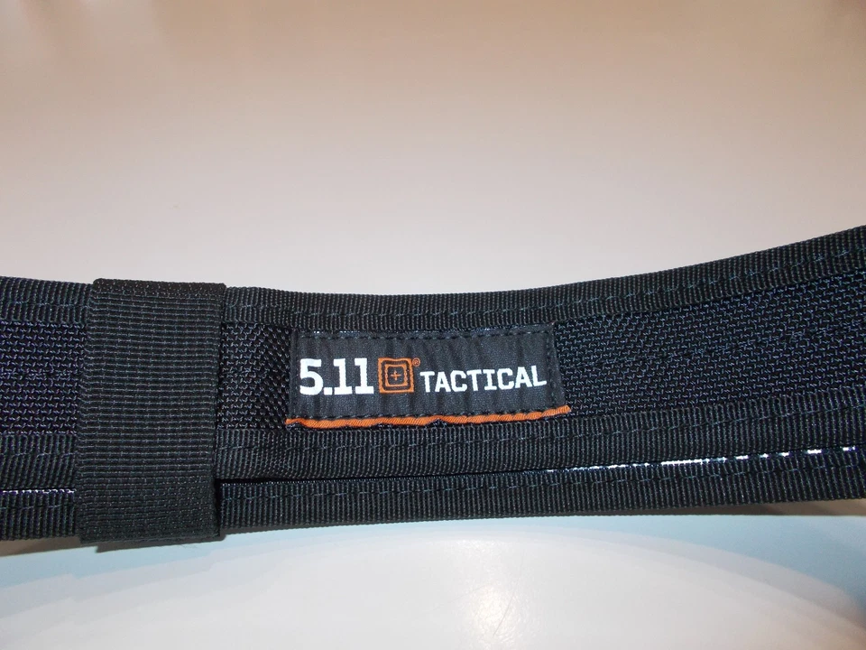 Тактический пояс 5.11 2 дюйма черный внутренний ремень XL и держатели в комплекте очень хорошее состояние - Изображение 2 из 4