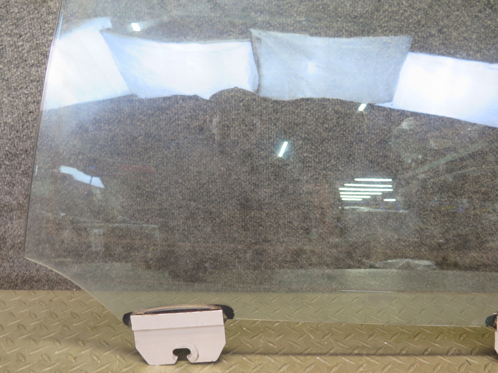 06-12 BENTLEY CONTINENTAL FLYING SPUR REAR LEFT DRIVER SIDE DOOR GLASS WINDOW