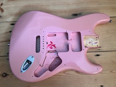 Squier Bullet Strat by Fender E-Gitarren Korpus Pink Stratocaster 2007