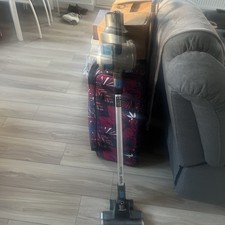 Vax Blade TBT3V1T1 32V Cordless Vacuum Cleaner and accessories