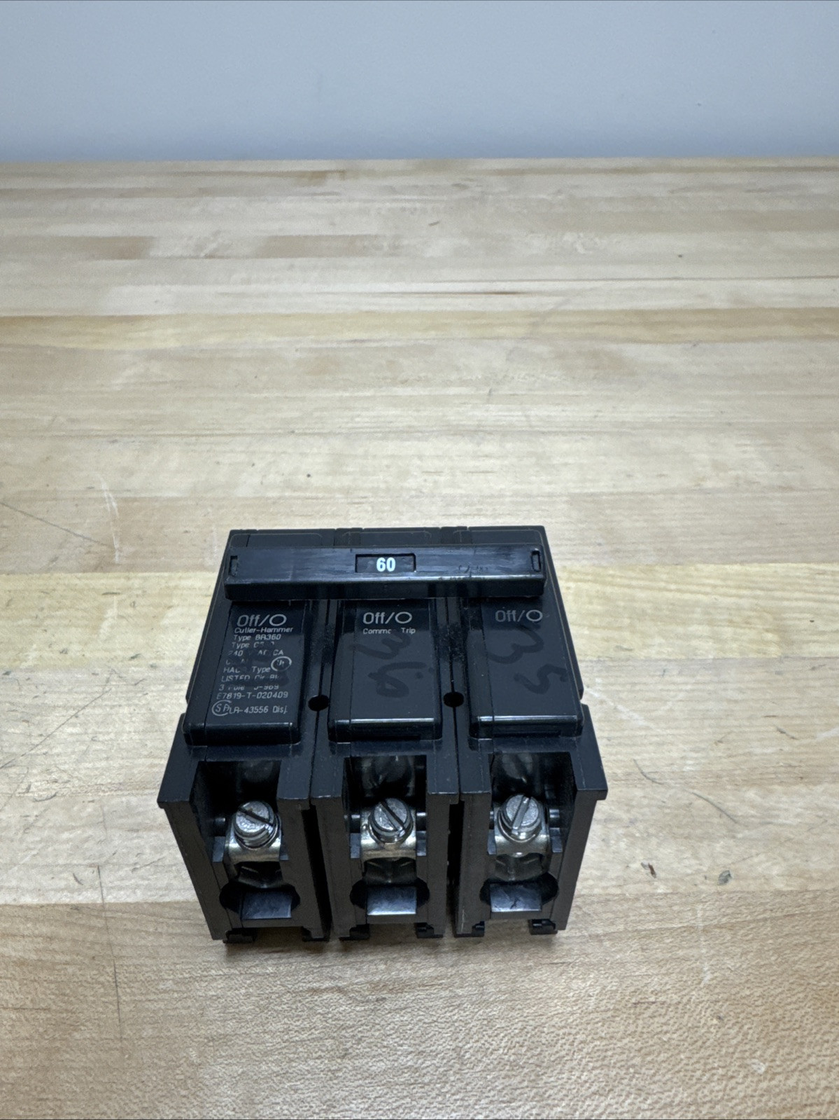 Cutler Hammer BR360 Circuit Breaker - 3-Pole, 60 Amp, 10 KAIC, Plug-On Type - View #11