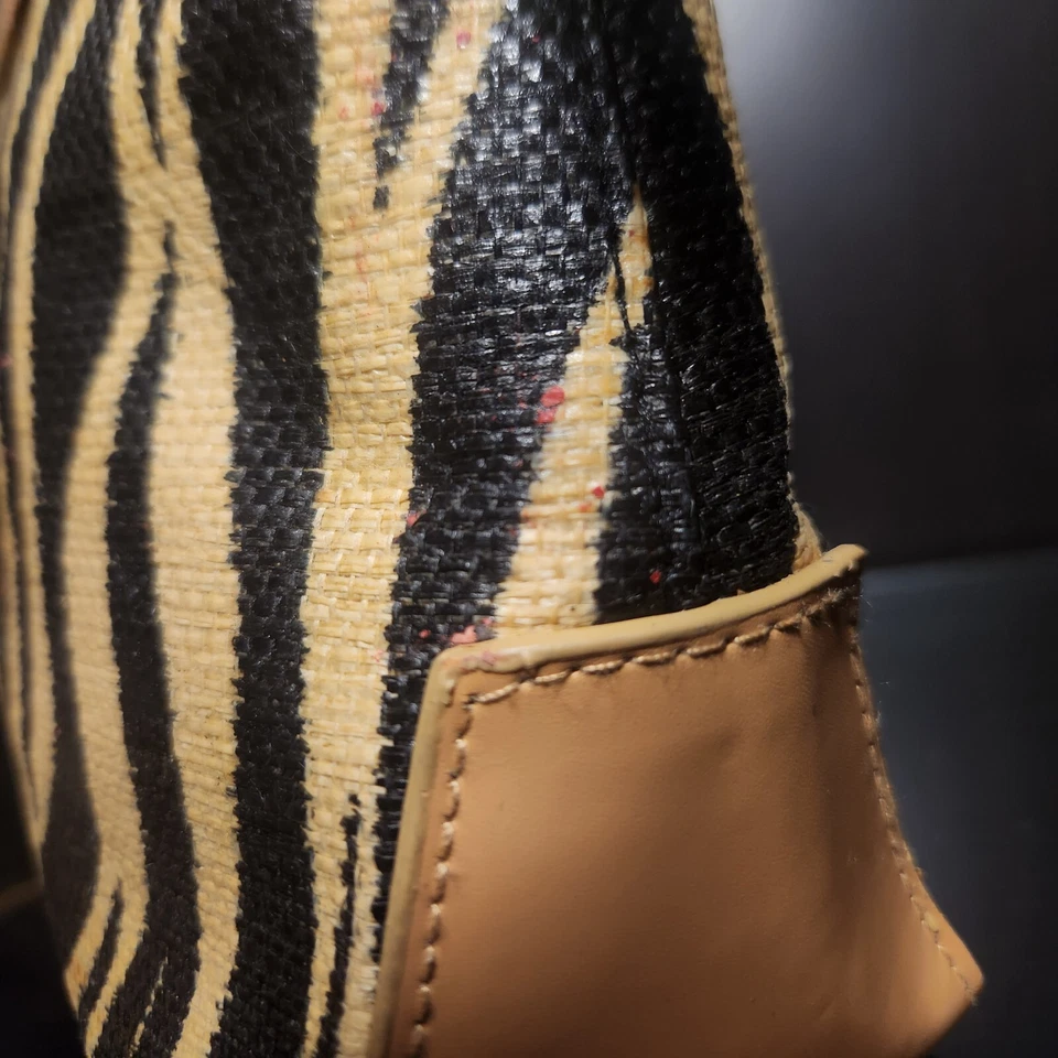 Bolso sin asas Ricardo Beverly Hills estampado de cebra tapiz tejido vintage Foto 3 de 4