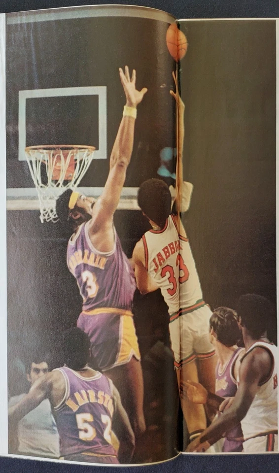 1/17/1972 Sports Illustrated Swimsuit Issue Super Bowl NBA Wilt v Kareem NCAA - Image 4 of 4