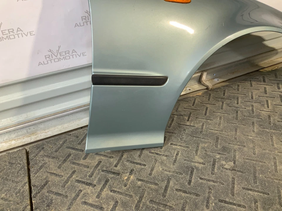 2002-2005 BMW 320i 325i 330i Front Right Passenger Side Fender Panel OEM Foto 4 de 4