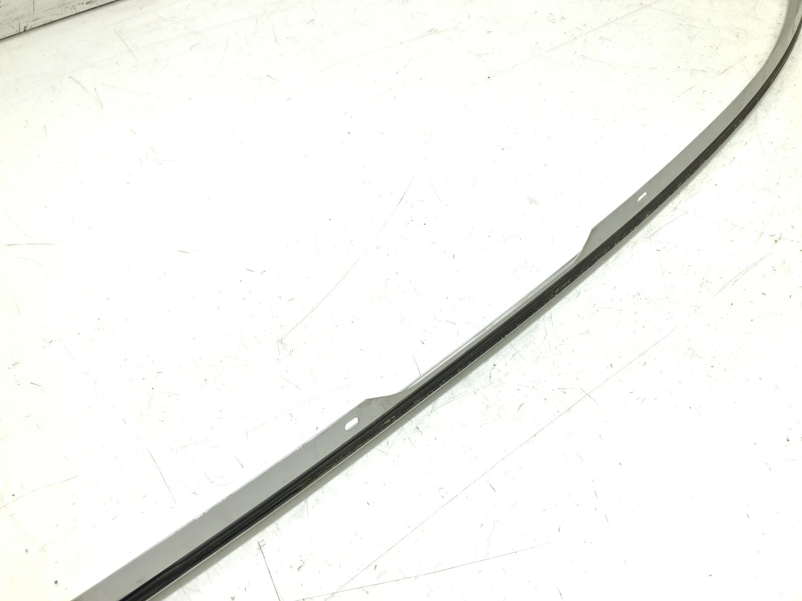 2014-2020 MASERATI GHIBLI SQ4 RIGHT PASSENGER SIDE UPPER ROOF MOLDING TRIM OEM.