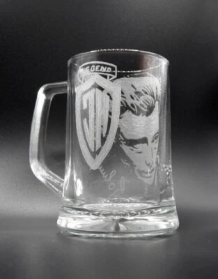 Superbe Chope à Bière gravée à la main par Artisan "Johnny Hallyday" - Photo 1/3