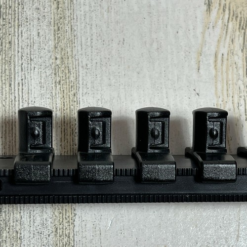 Ernst 3/8" Drive 8" Socket Organizer Rail with 9 Twist Lock Clips - Black - Picture 5 of 11
