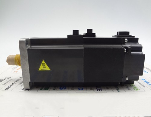 New In Box MITSUBISHI HF-KP43BK SERVO MOTOR HFKP43BK Expedited Shipping - Picture 2 of 2