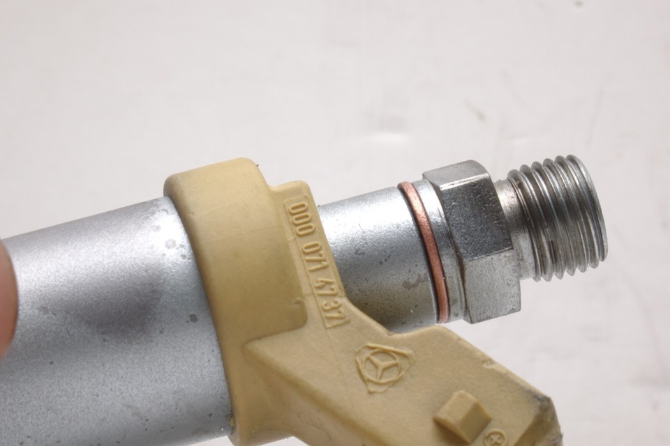 8693 Mercedes R129 300SL 300SEL M103 Fuel Valve Cold Start 0000714737