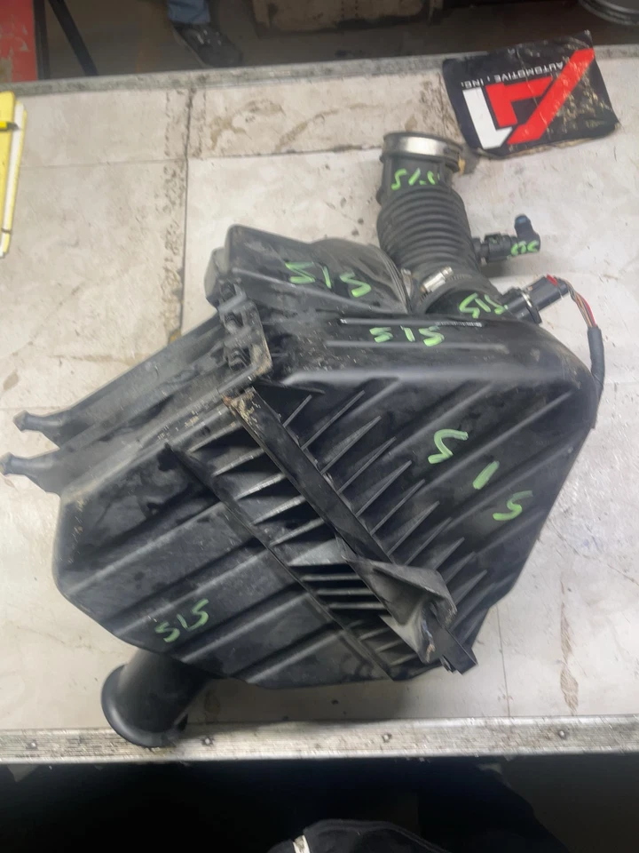 2005-2007 FORD 500 MONTEGO FREESTYLE Air Cleaner Air Filter Housing OEM - Image 4 of 4