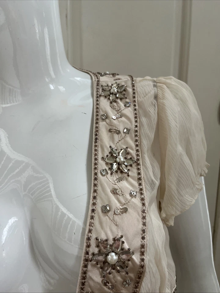 bebe ¡NUEVO CON ETIQUETAS! Beige 100% Seda Manga Abullonada Con Cuentas Corbata Frontal Encogida de Encogerse de Encogerse de Encogerse de Encogerse de Foto 2 de 4