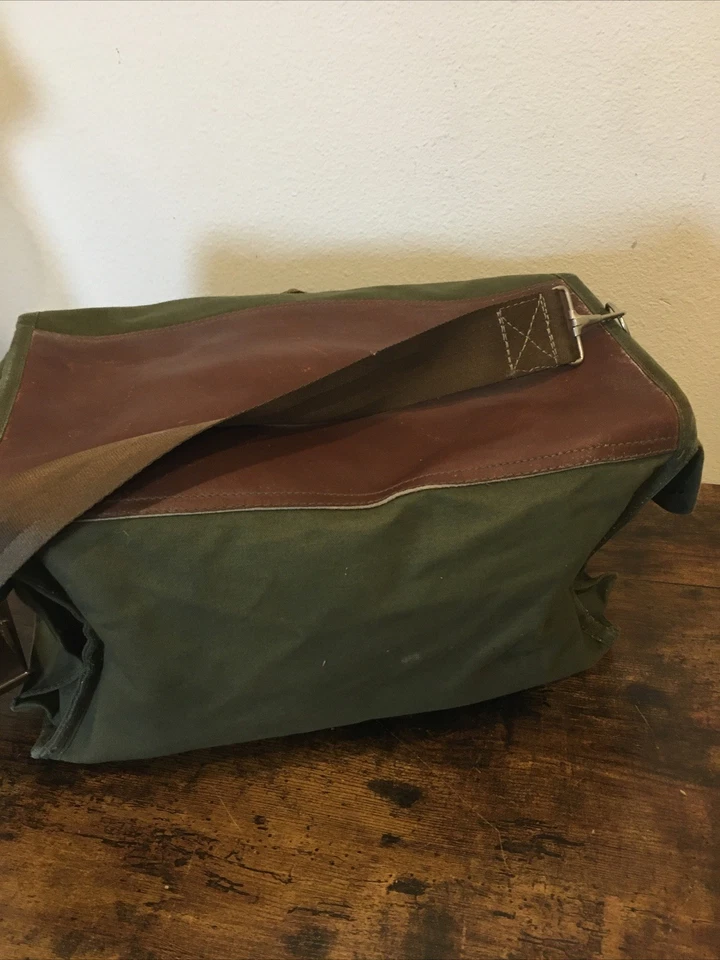 Bolsa de viagem vintage Gokey de lona e couro – Verde – 16 x 9 x 12” – Carryall - Imagem 4 de 4