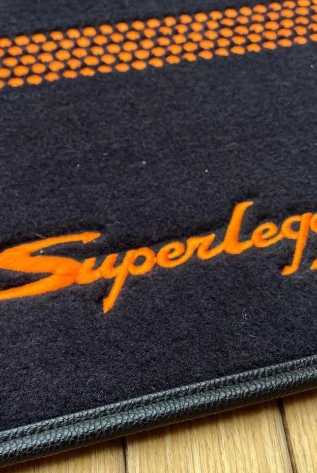 Alfombrillas negras Lamborghini Gallardo Superleggera 2004-2014 2 piezas Foto 3 de 4