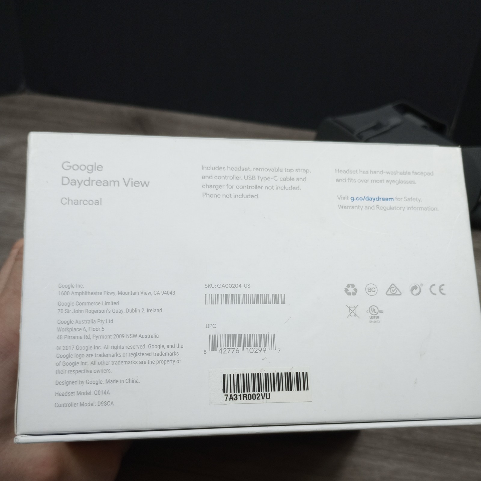 Google Daydream View Virtual Reality [VR] Headset Slate w/ Remote