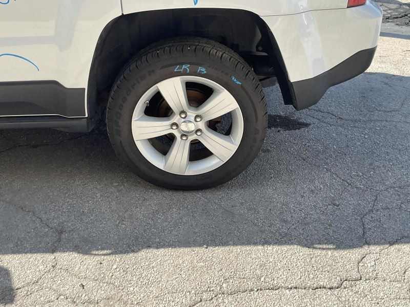 Wheel Classic Style Vertical Rear Door Handle Silver Fits 11-17 COMPASS 4554298