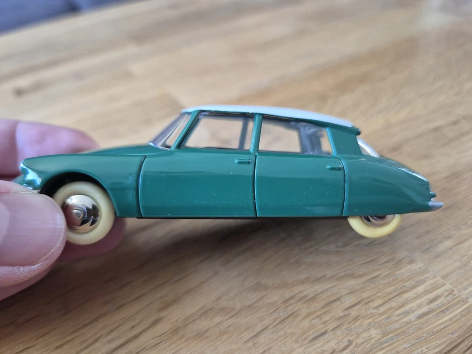Dinky Toys 24 cp Citroën DS 19 Verte Échelle 1:43 ATLAS - Photo 2/4