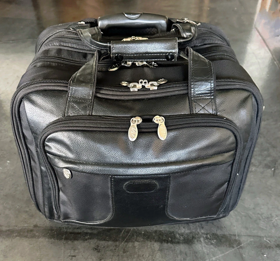 McKlein EE. UU. Clinton Nylon Desmontable Ruedas 17" Estuche para Laptop Foto 3 de 4