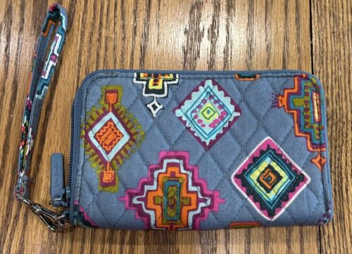 Vera Bradley **PAINTED MEDALLIONS** RFID Grab and Go Wristlet Wallet EUC - Picture 1 of 7