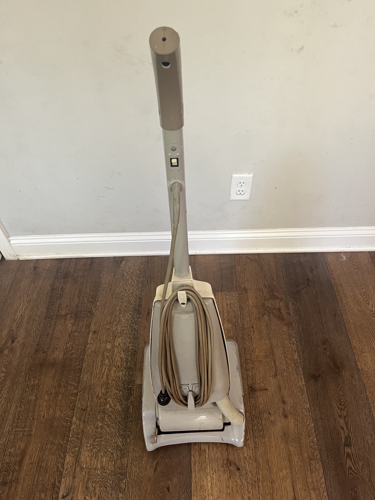 Antique Hoover DialaMatic Upright Vacuum Cleaner 1100 Retro Coral