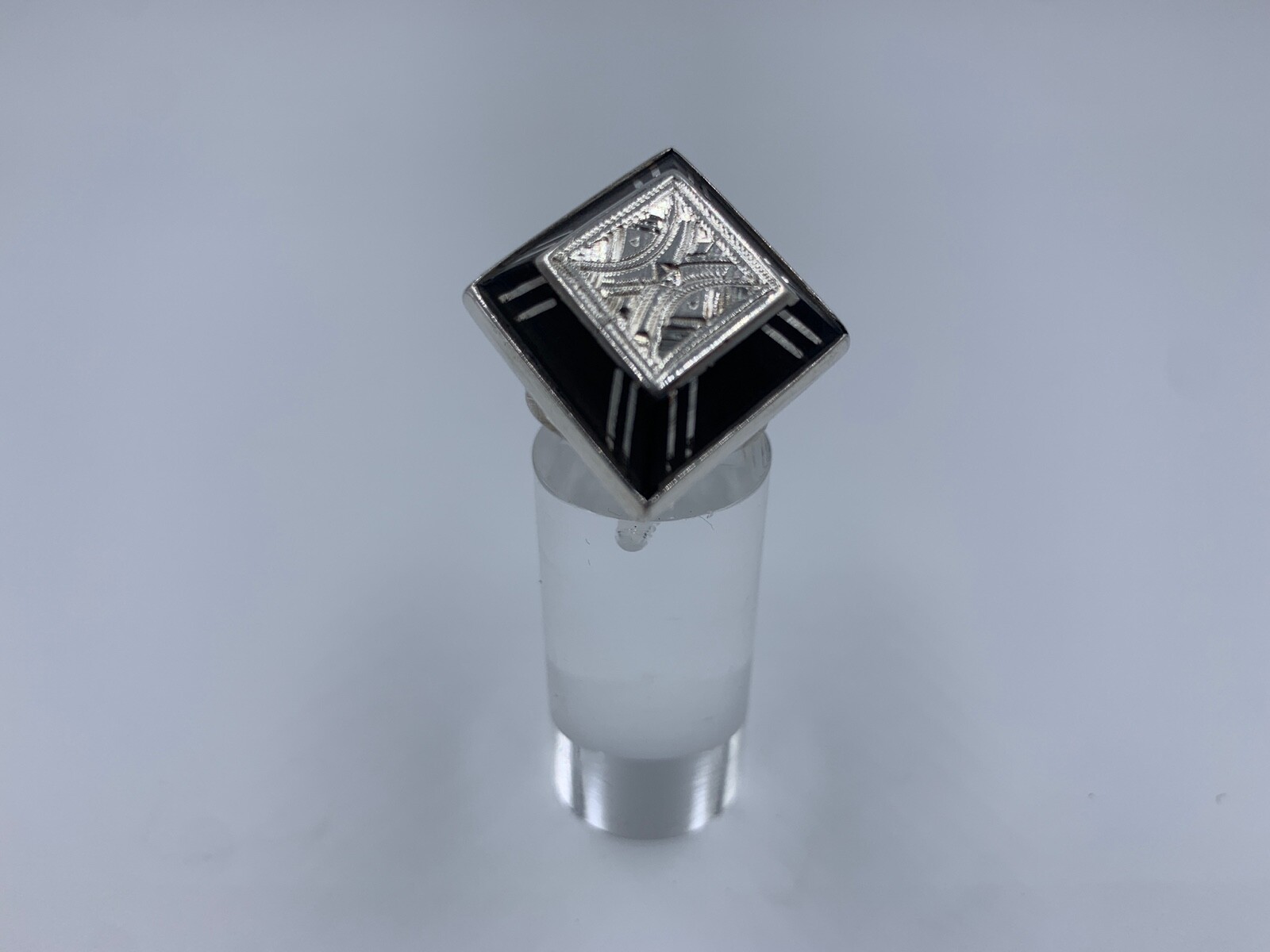 SOLID SILVER 8 GRAM RING SIZE 52 SQUARE CHISELED … - image 1