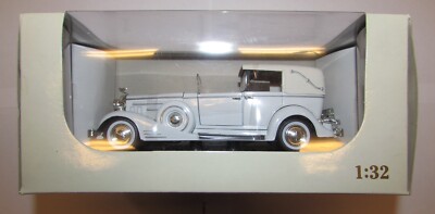 Cadillac Town Car 1933 ミニカー 未使用保管品 当時物 1:32 Signature 1933 Cadillac Town Car | eBay
