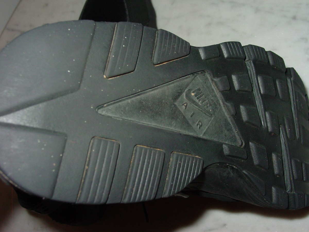 Nike Men\'s 2020 Air Huarache in Suede Triple Black, Size 9.5-10, EUC Shop Men main image 4