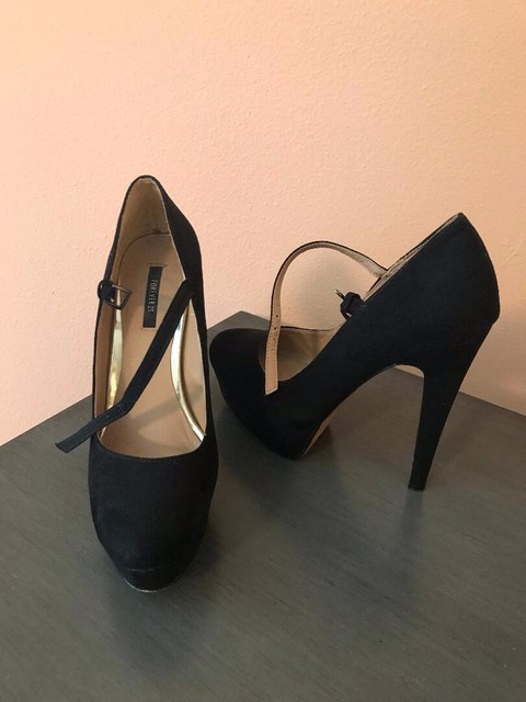 simple black heels closed toe