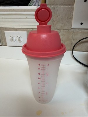 TUPPERWARE Quick Shake Container Classic 16 oz 2 c Blender Disc Pink Salmon NEW