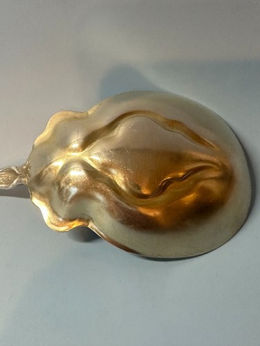 Berry Spoon. Wallace Sterling Silver Irian Pattern. M Monogram. 9" - Picture 6 of 8
