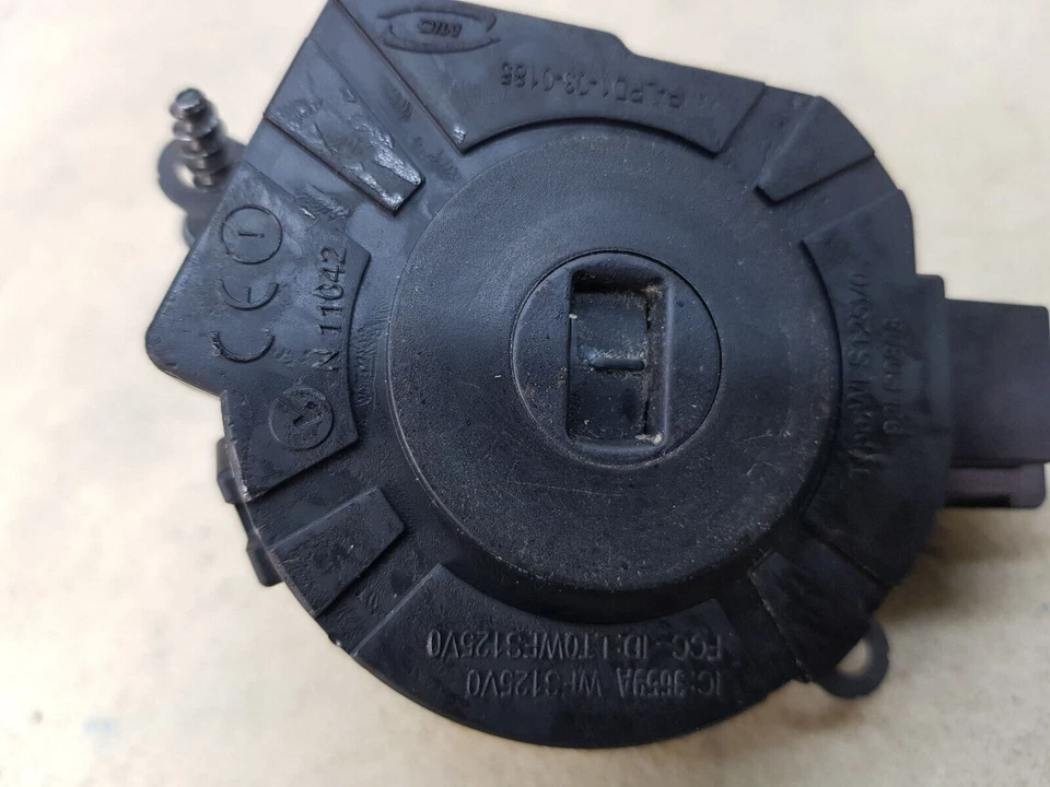 VOLVO C30 MK1 06-13 CERRADURA DE ENCENDIDO LECTOR DE LLAVES Y LLAVE 30737157 Foto 2 de 4