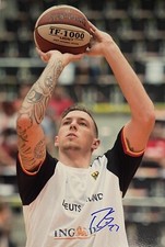 Daniel Theis Signed Photo Basketball Signature Autograph Signature Signed (30