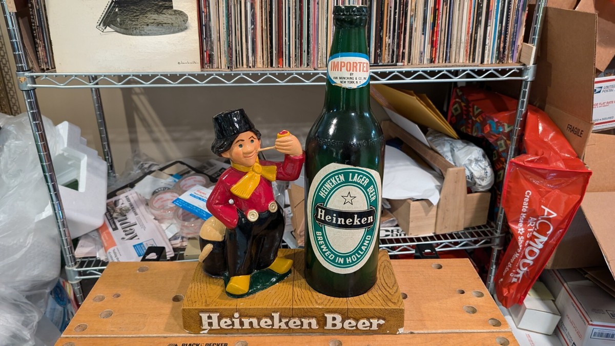 1962 Heineken Beer Advertising Chalkware Dutch man smoking pipe w