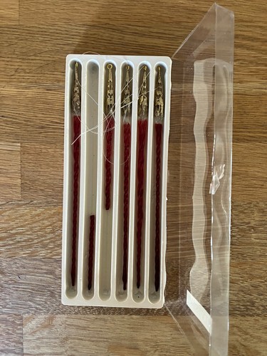 Silvestri 8 1/2" red icicle w/gold cap Christmas ornaments 4 intact 1 broken - Picture 3 of 6