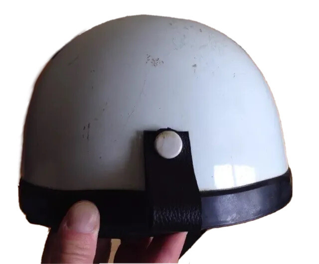 1968 VINTAGE MOTORCYCLE HELMET, WHITE MEDIUM, SNELL, HA ARAI