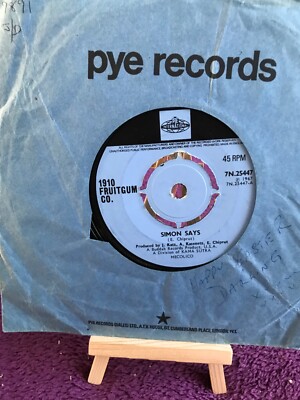 1910 FRUITGUM CO. SIMON SAYS    ,7'' VINYL ,FREE P&P
