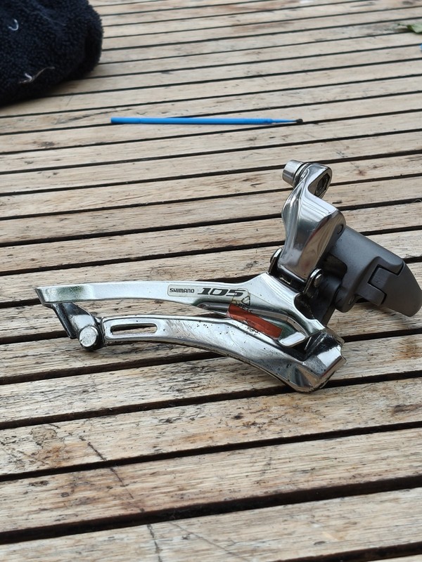 Shimano 105 FD-5700 Clamp-On Front Derailleur 2x10-Speed Excellent Condition