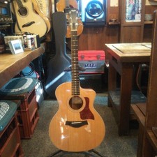 Taylor 214ce electric acoustic guitar (managed)