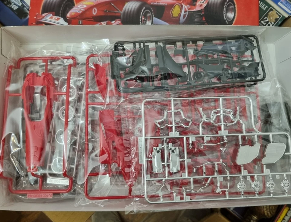 Fujimi GP30 1/20 Ferrari F2003-GA Italy GP - kit new - Immagine 3 di 4