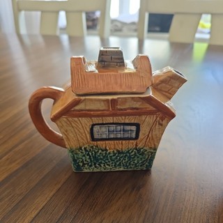 VTG Keele St.Pottery England Cottage Teapot And Creamer