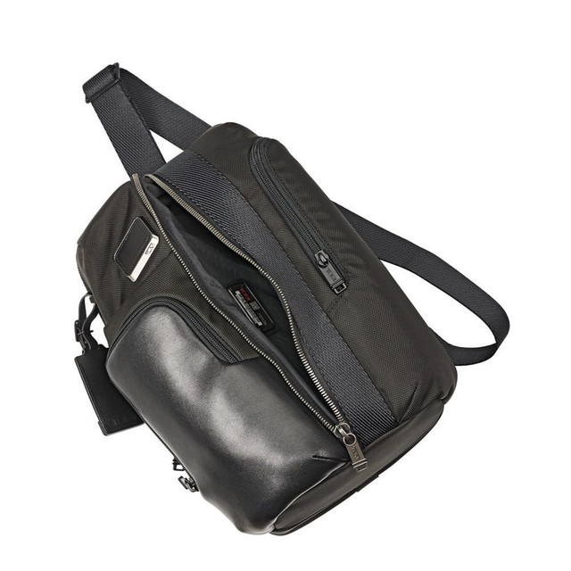 tumi bravo smith sling