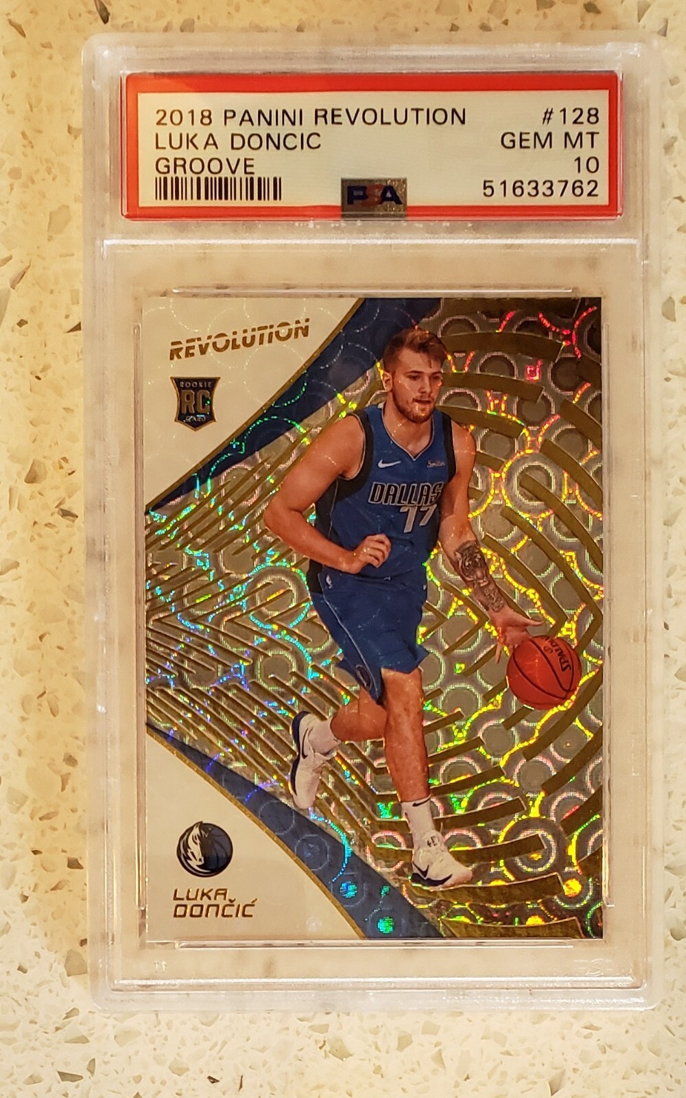 2018 Revolution GROOVE Luka Doncic Rookie RC PSA 10