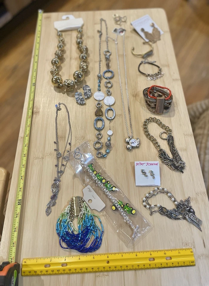 Betsey JohnsonBestCanvasDisney MickeyUnlimited 17pcJewelryBag FreeS/H - Image 2 of 4