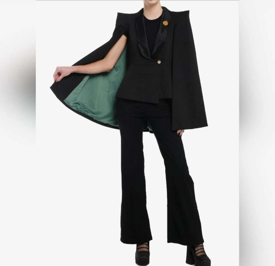 Abrigo Capa Her Universe Wicked Elphaba Universal Exclusivo Talla Mediana Nuevo con Etiquetas Foto 2 de 4