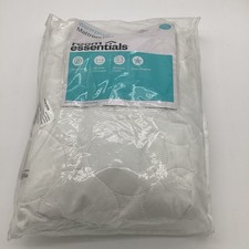 Room Essentials Waterproof Quilted Mattress Pad Twin/Twin XL