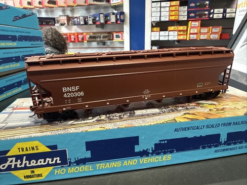Athearn 2906F HO Scale ACF Centerflow Hopper Wagon BNSF # 420306 - Boxed | Condition: Used