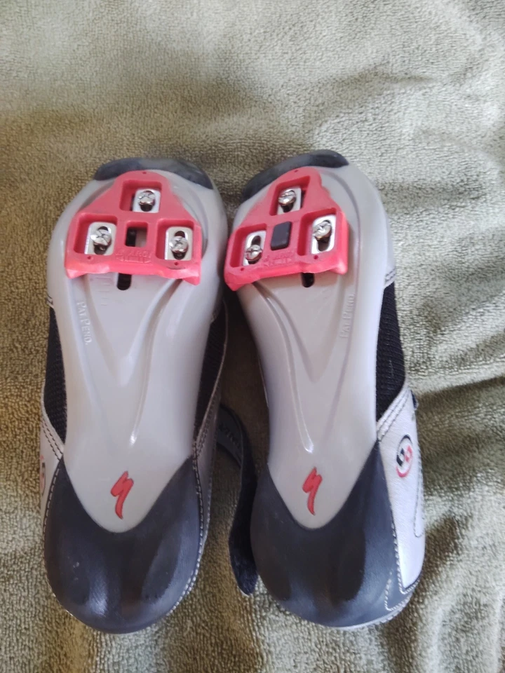 Zapatos deportivos especializados de ciclismo de carretera EU 41 US 8 plateados/negros SPD-SL tacos... Foto 3 de 3