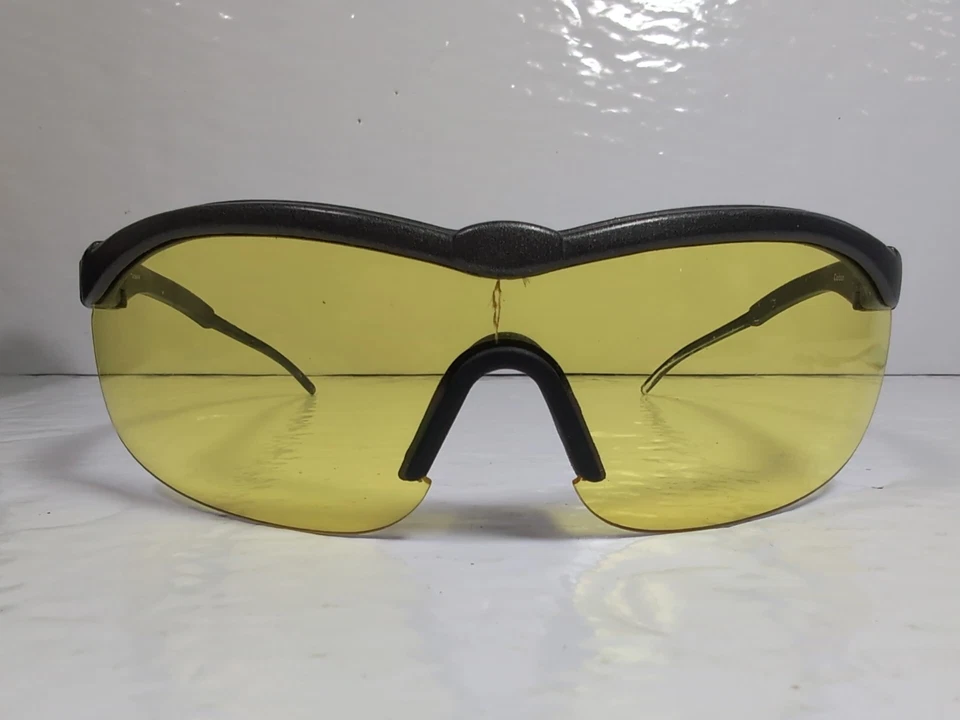 Estuche y gafas de sol de competición clásicas de golf NYX, ¡sin lentes adicionales incluidas! Foto 2 de 4