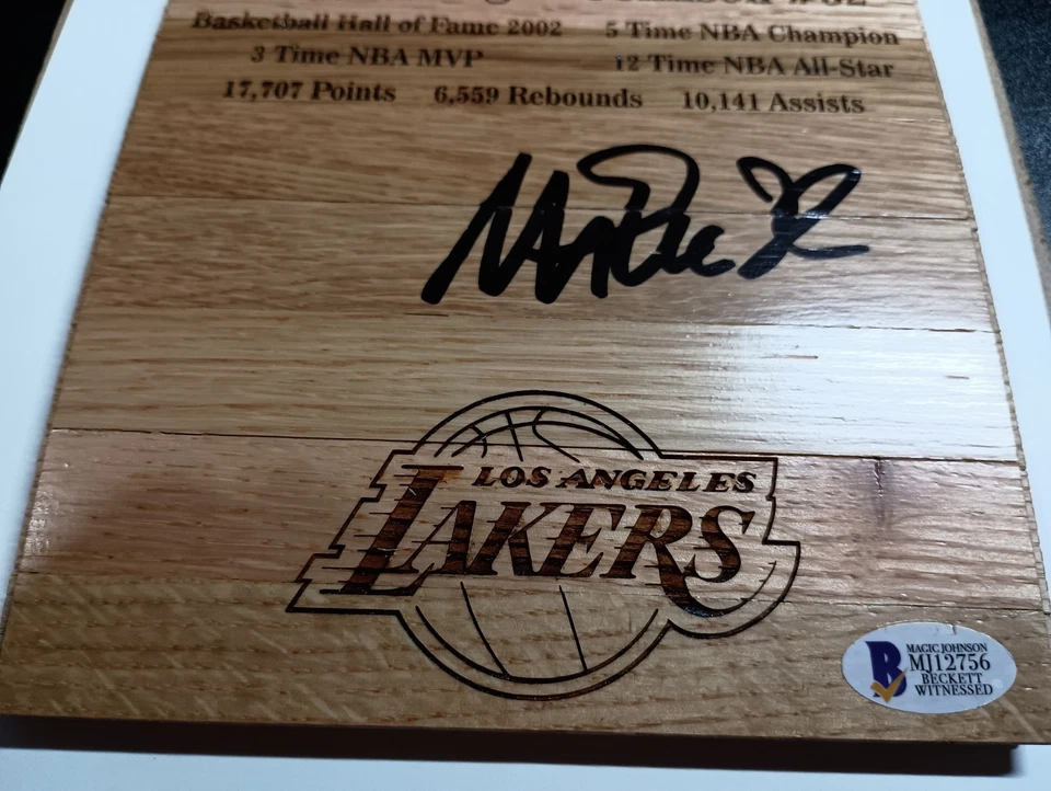 Magic Johnson LA Lakers Salón de la Fama Firmado 6x6 Piso de Madera Auténtico Beckett Certificado de Autenticidad BAS Foto 3 de 4