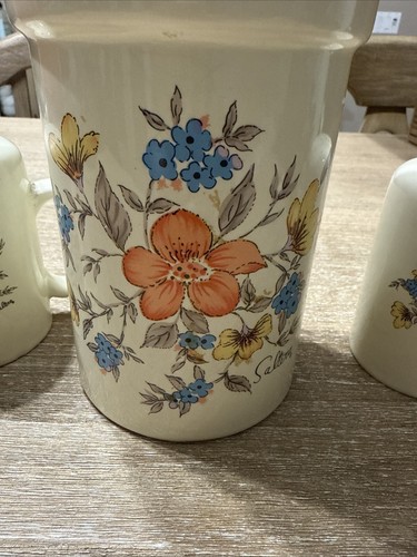 Vintage Kitchen Decor Saltera Floral Utencil- Holder Salt & Pepper Shakers - Picture 5 of 5